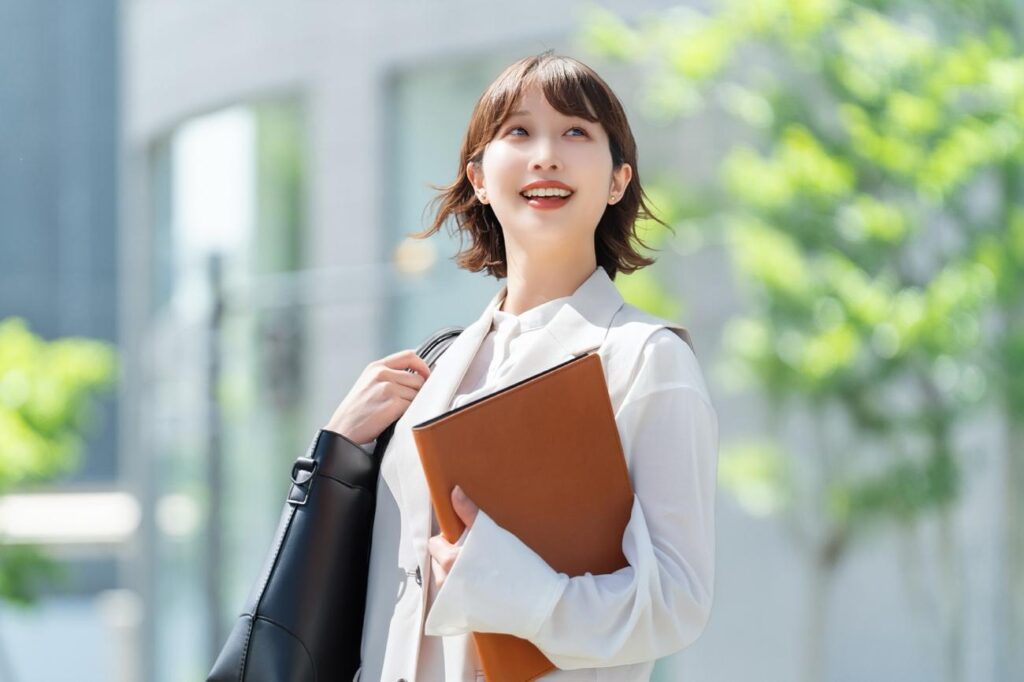 昭和の家族ドラマが通じない？女子学生8割が「共働き」を選ぶ理由